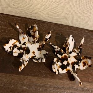 Lele Sadoughi Paper Lily earring - authentic